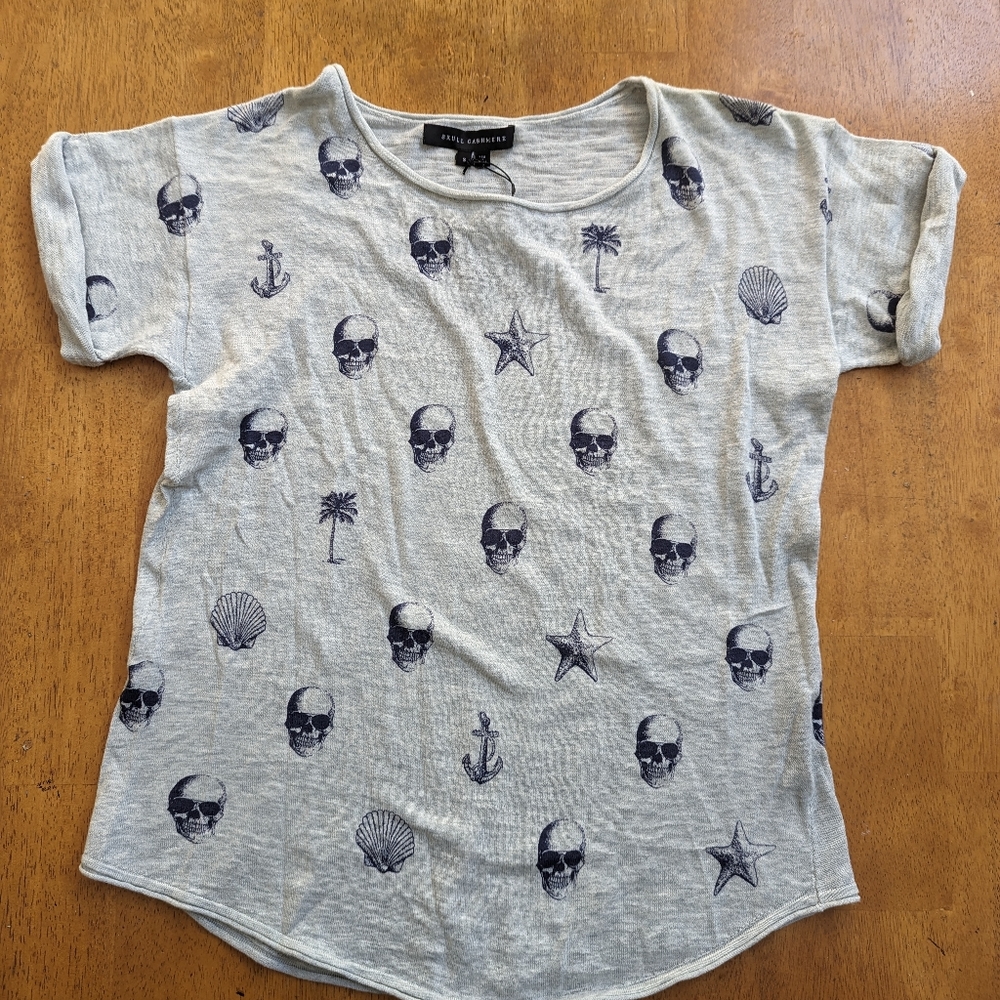 COPY - COPY - SKULL CASHMERE Sz S Small Gray with Black Skulls Short Sleeve NWT - Picture 11 of 11